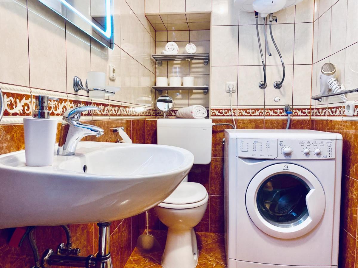 Apartments Sandra In The Historical Center Of The City Супетар Екстериор снимка