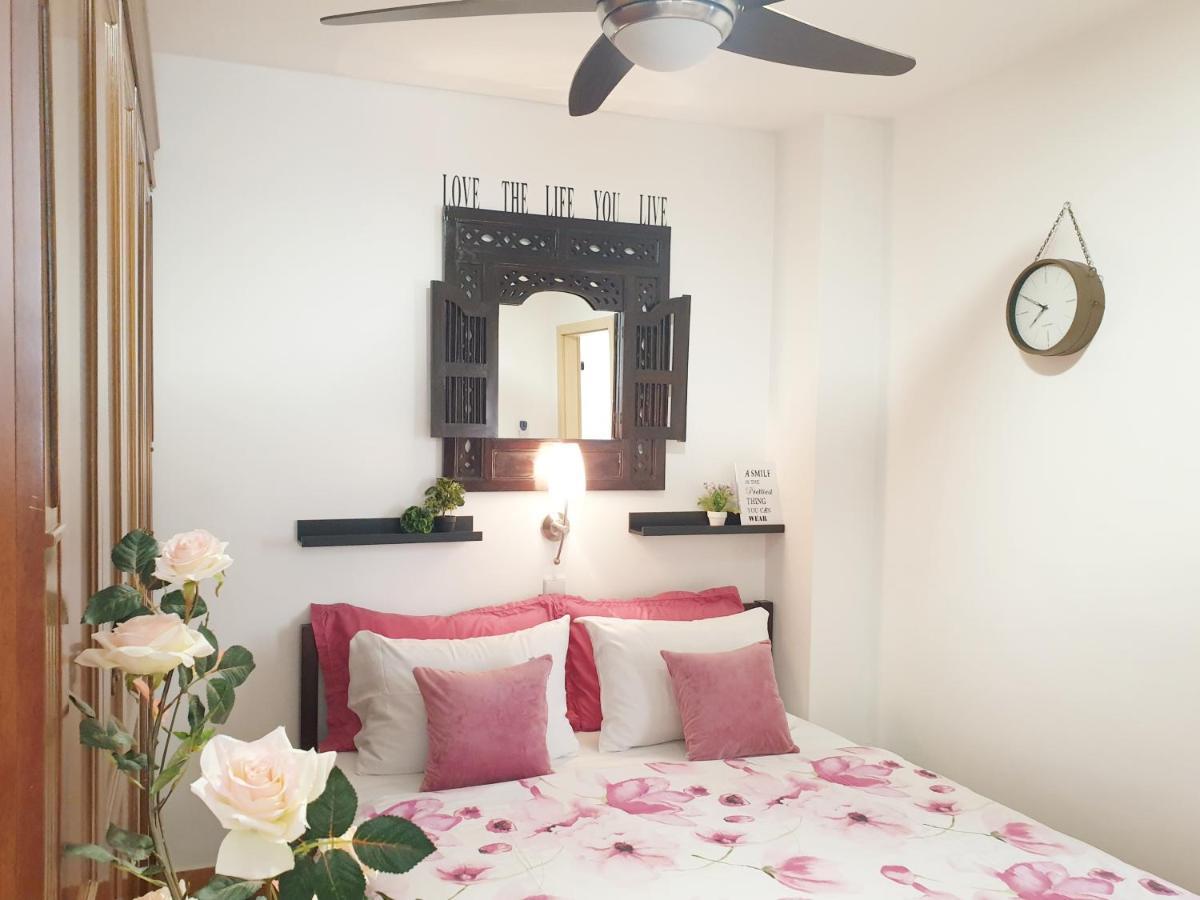 Apartments Sandra In The Historical Center Of The City Супетар Екстериор снимка