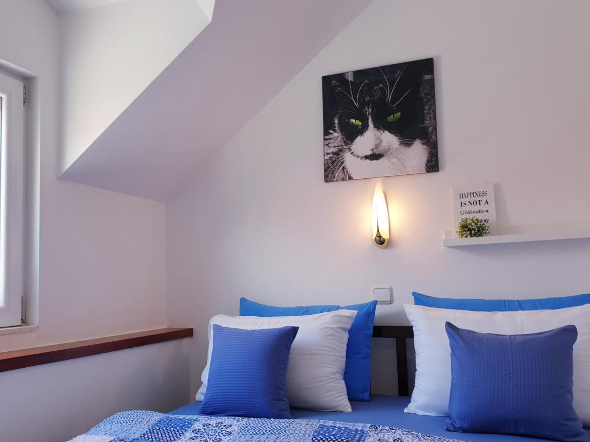Apartments Sandra In The Historical Center Of The City Супетар Екстериор снимка
