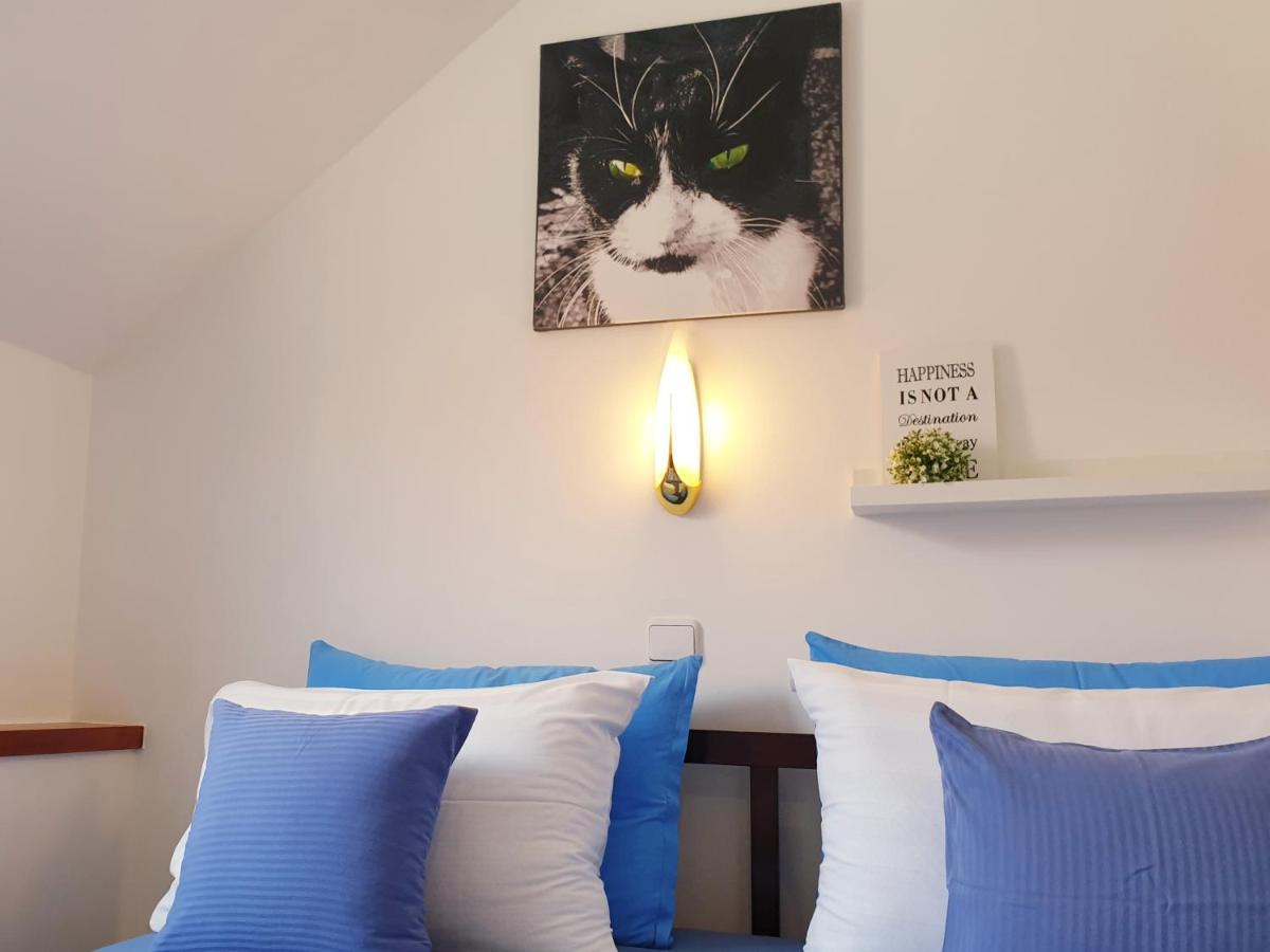 Apartments Sandra In The Historical Center Of The City Супетар Екстериор снимка