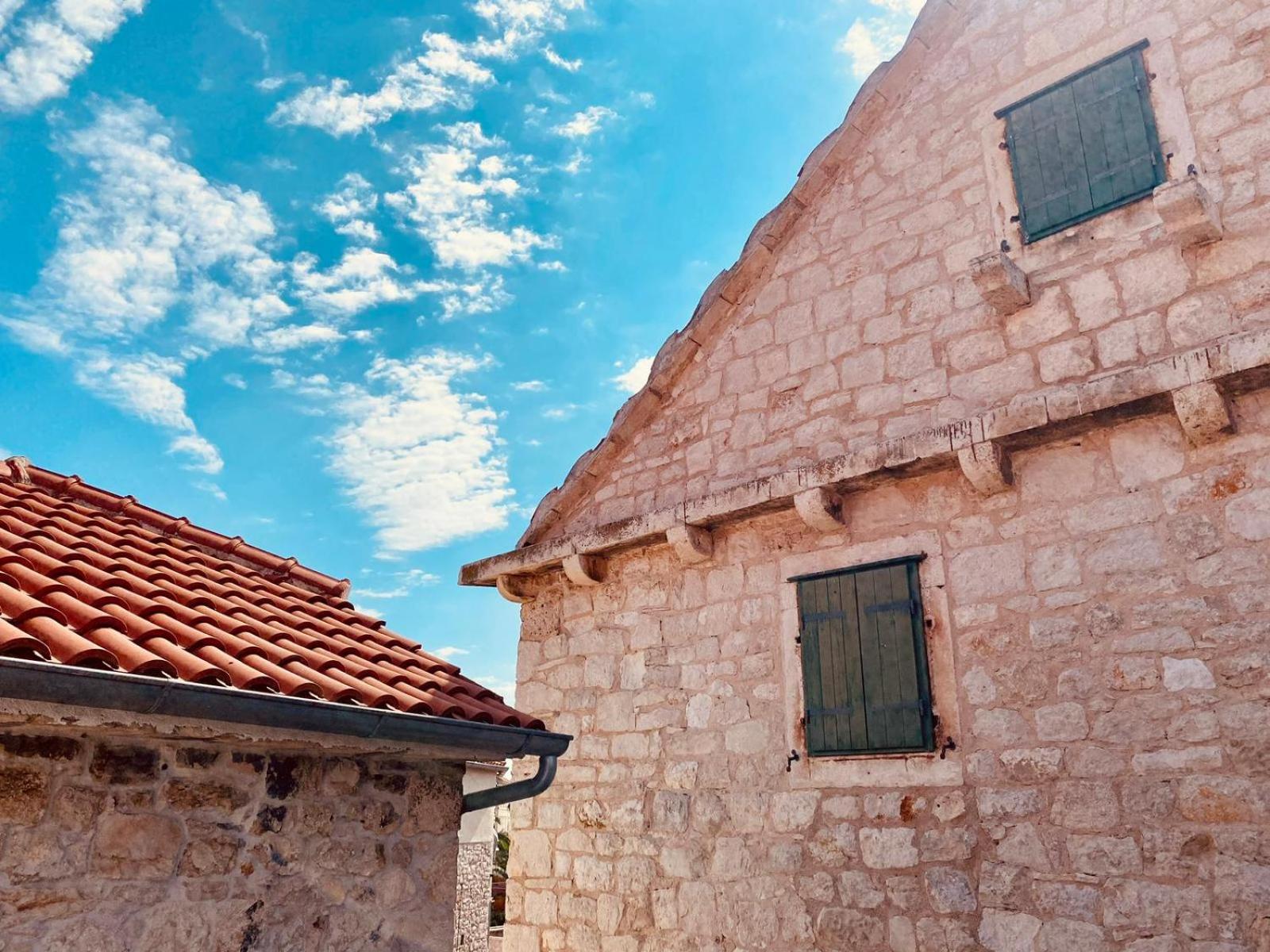 Apartments Sandra In The Historical Center Of The City Супетар Екстериор снимка