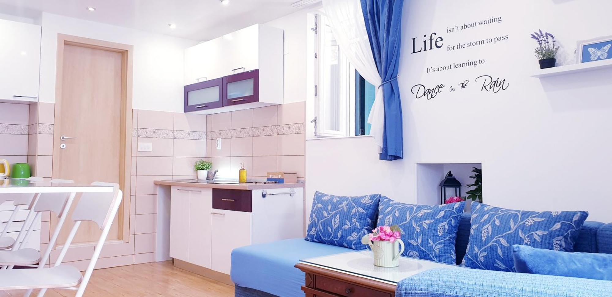 Apartments Sandra In The Historical Center Of The City Супетар Екстериор снимка
