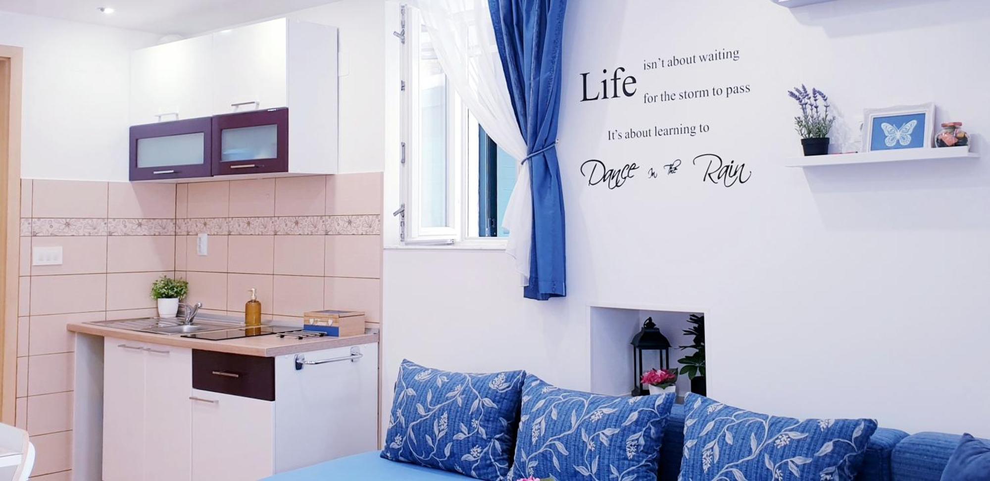 Apartments Sandra In The Historical Center Of The City Супетар Екстериор снимка